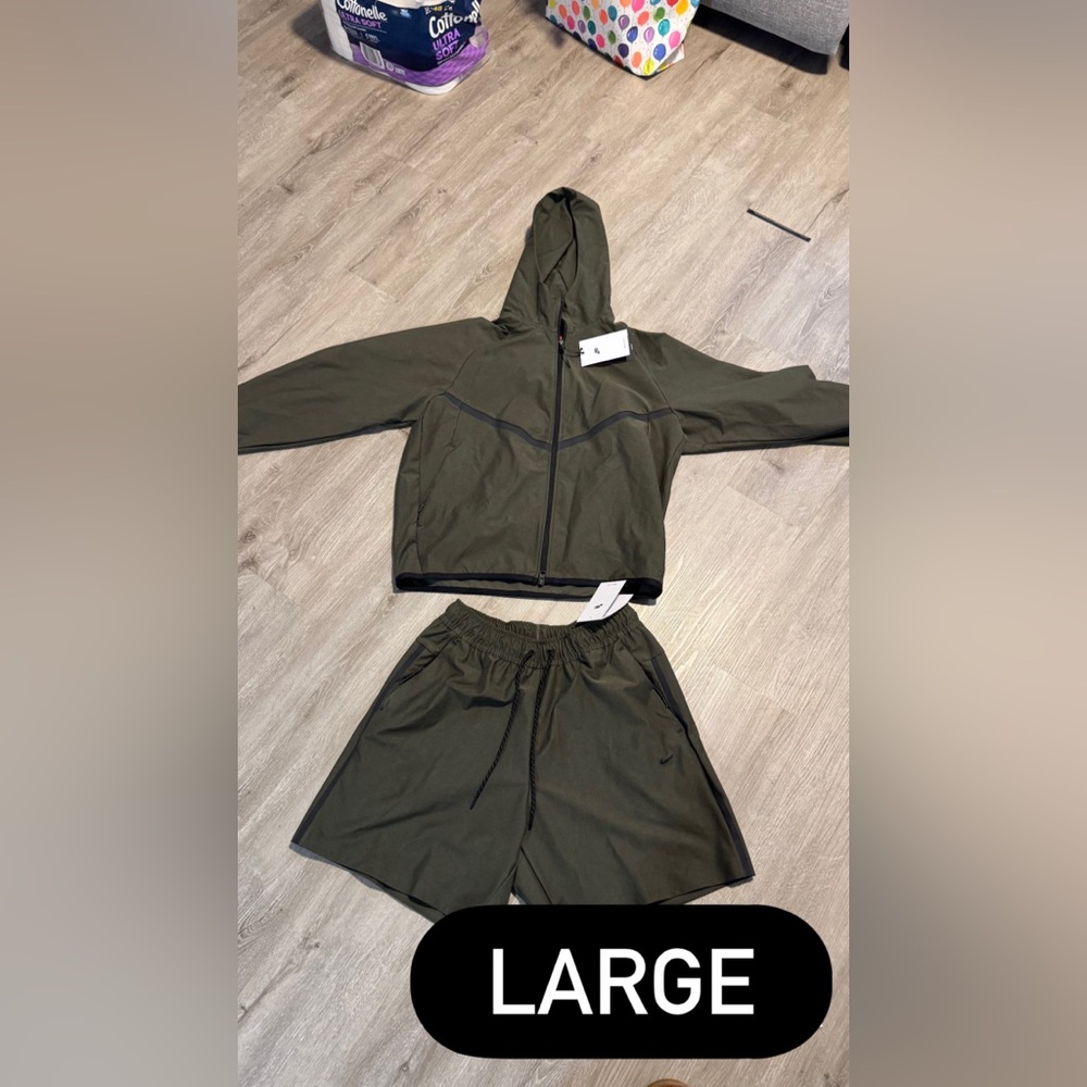 MENS NIKE Olive Green Hooded Jacket and Shorts Set